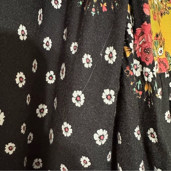 FARM RIO Intarsia Floral Peasant Style Blouse - Picture 11 of 13